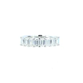 18 kt white gold Emerald cut diamond band