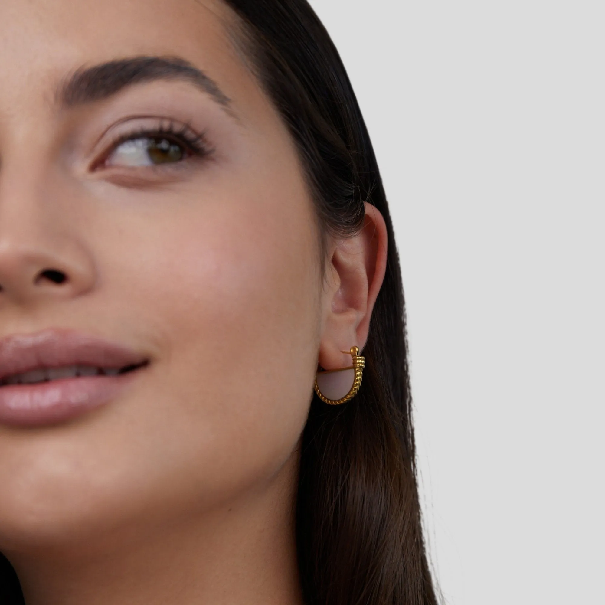 Adelfa White Shell Hoop Earrings