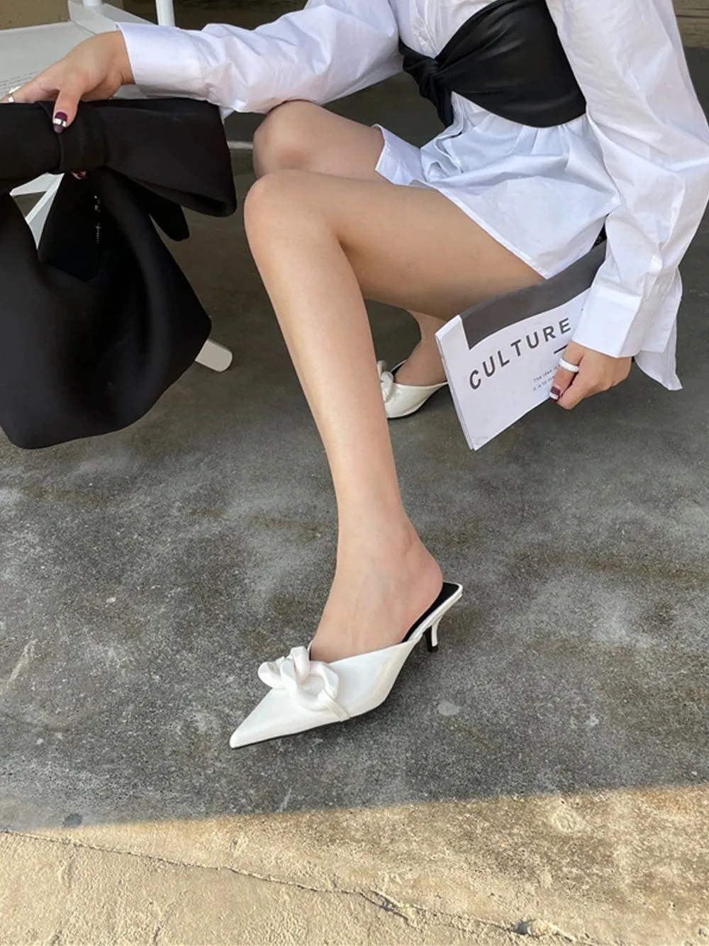 CANDY Pointed Toe Slides in White