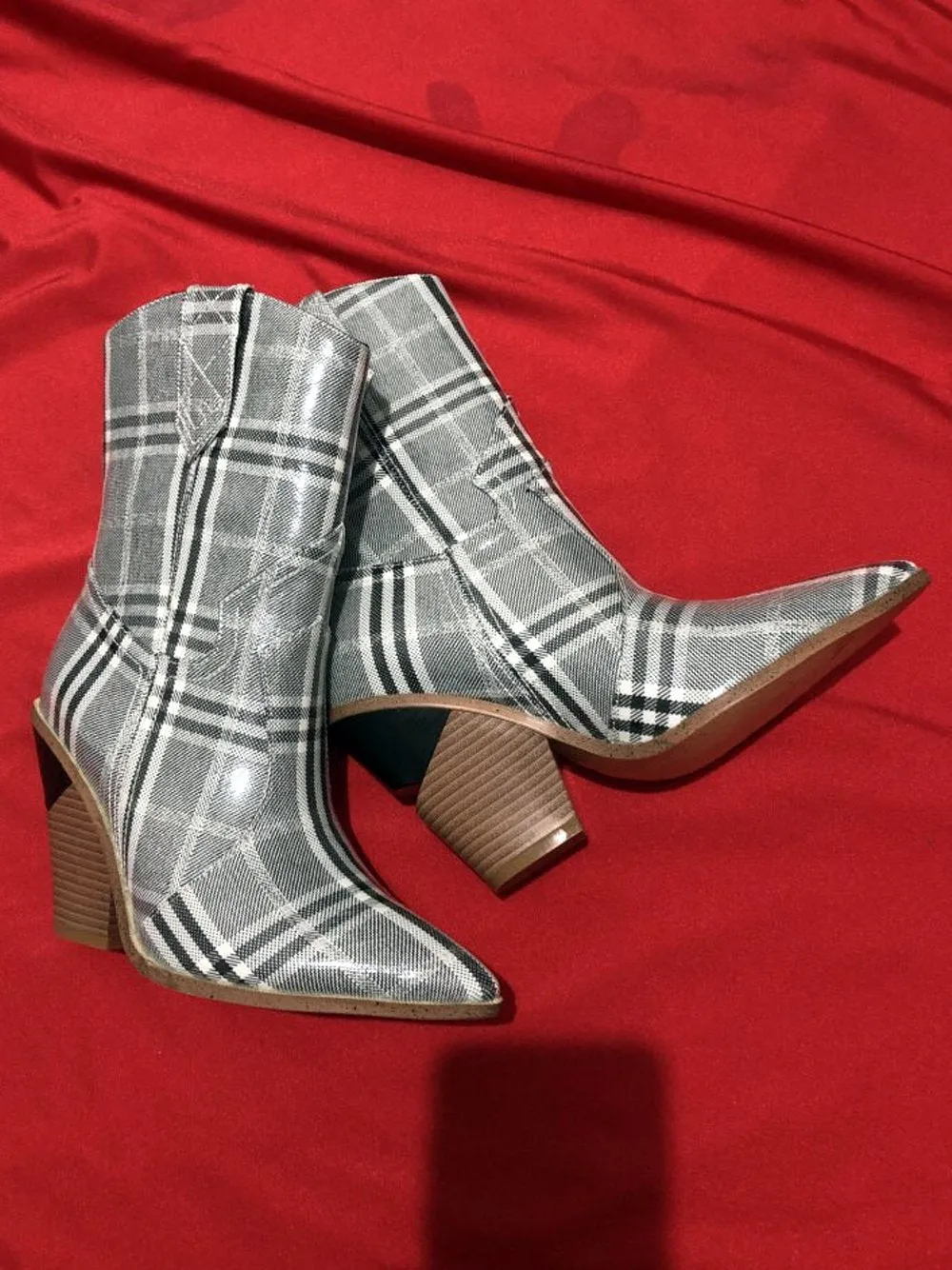 Cutwalk Mid Boots in Plaid Gray