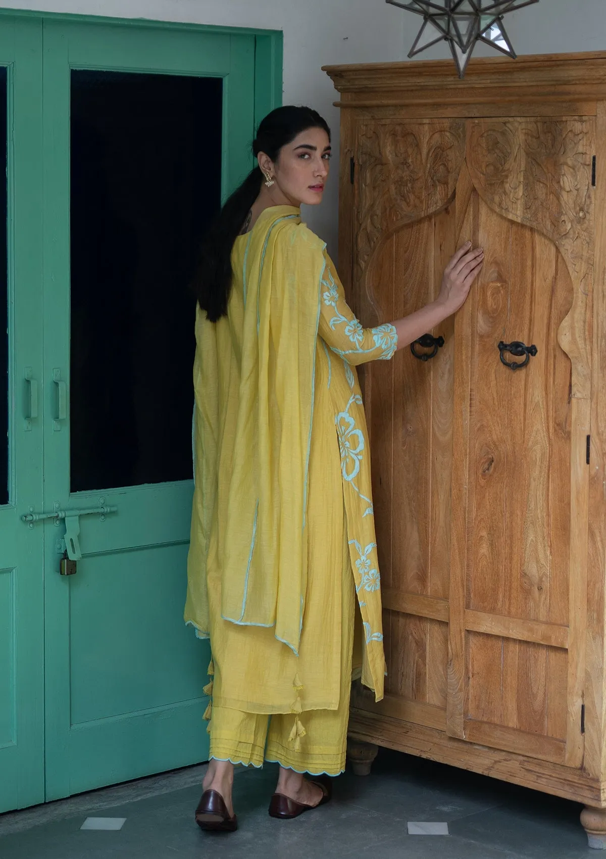 Daffodil Applique Kurta Set