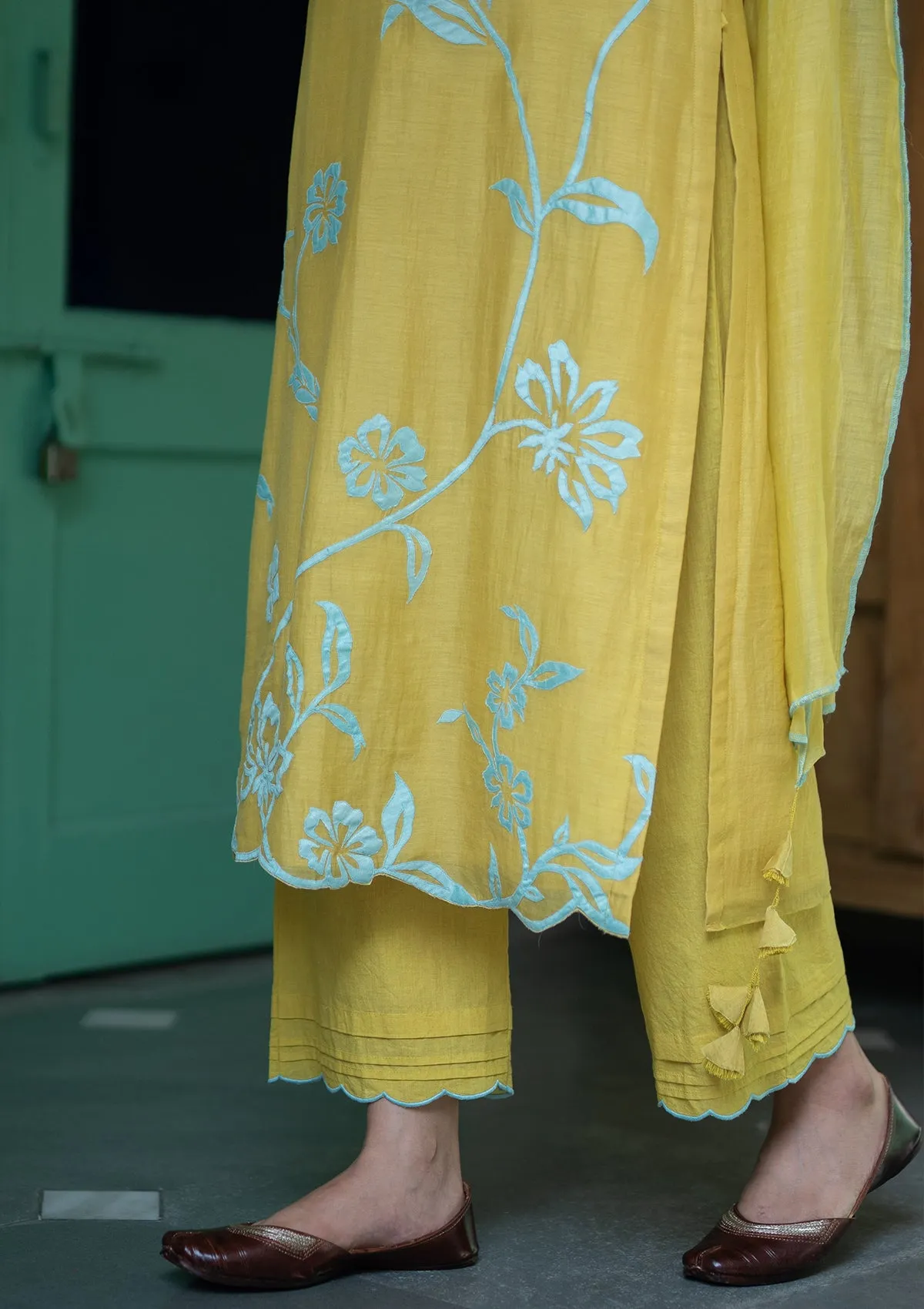 Daffodil Applique Kurta Set