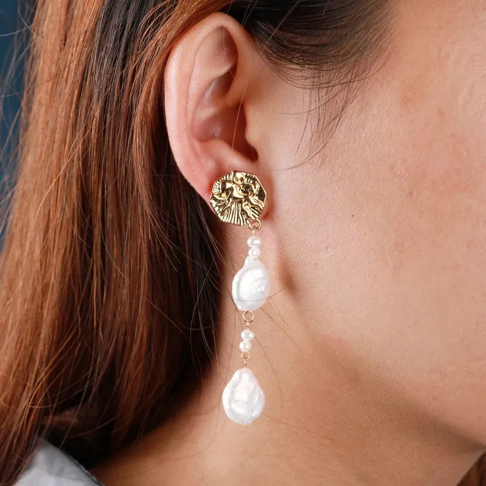 Evelyn Pearl Drop Earring