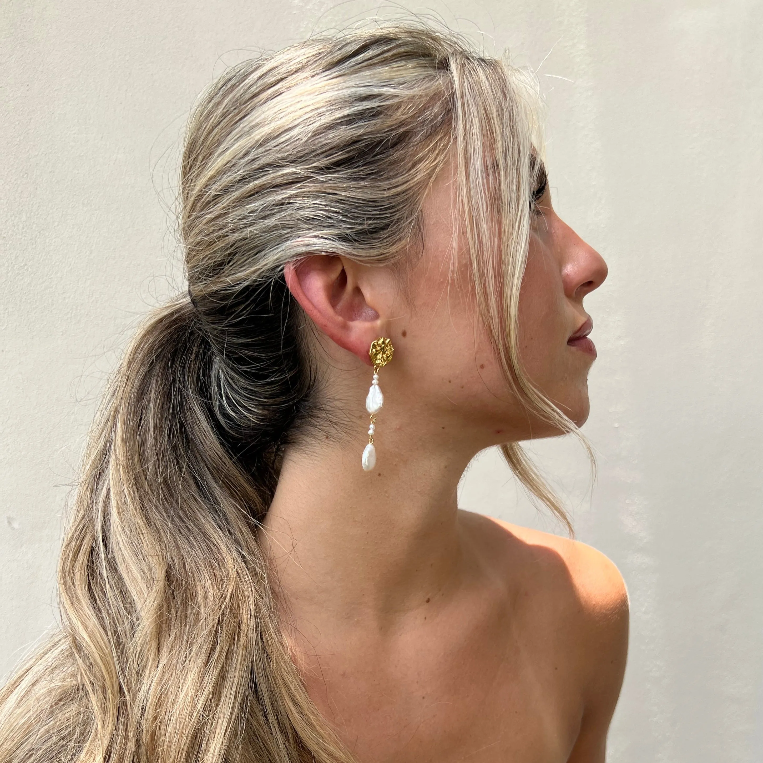 Evelyn Pearl Drop Earring