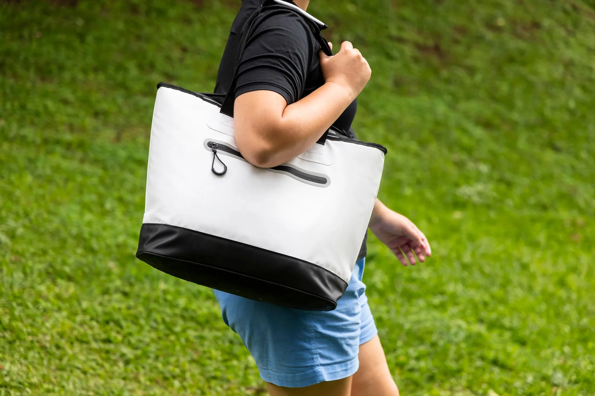 Friz Cooler Bag (Pre-order now)