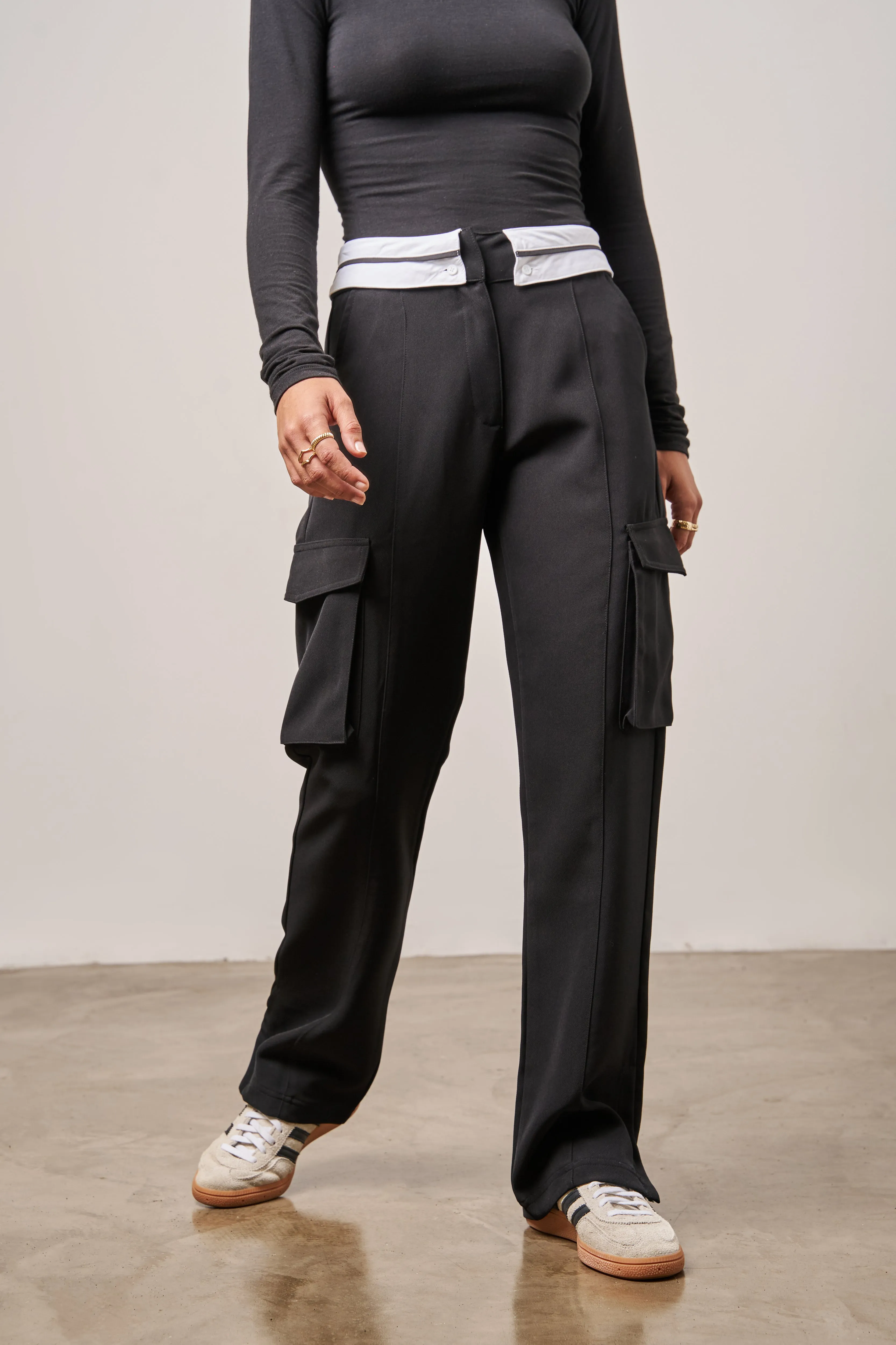 REVERSE WAISTBAND SMART CARGO TROUSER - BLACK